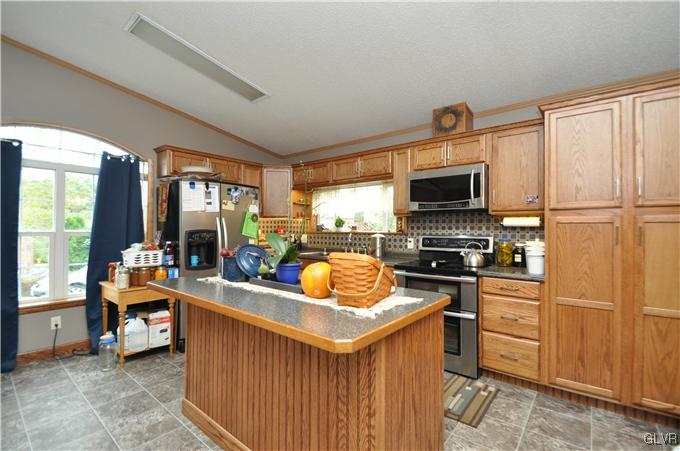 3863 Apple Road Northampton, PA 18067 - Photo 7 of 25 Gallery Image 7