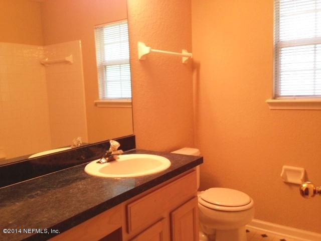 95326 Springhill Road Fernandina Beach, FL 32034 - Photo 9 of 10 Hall bath