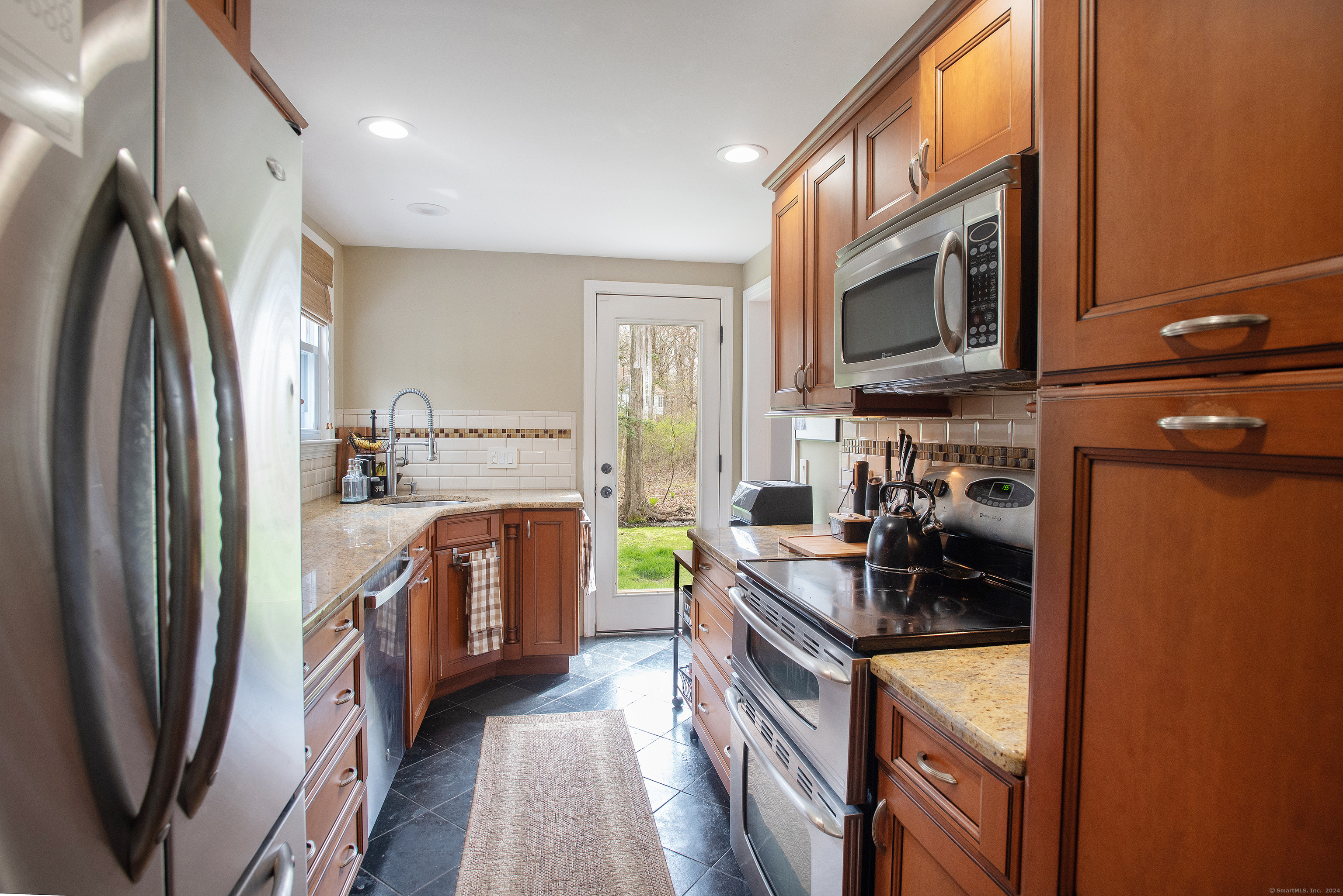 36 Hayes Lane Ridgefield, CT 06877 - Photo 11 of 28