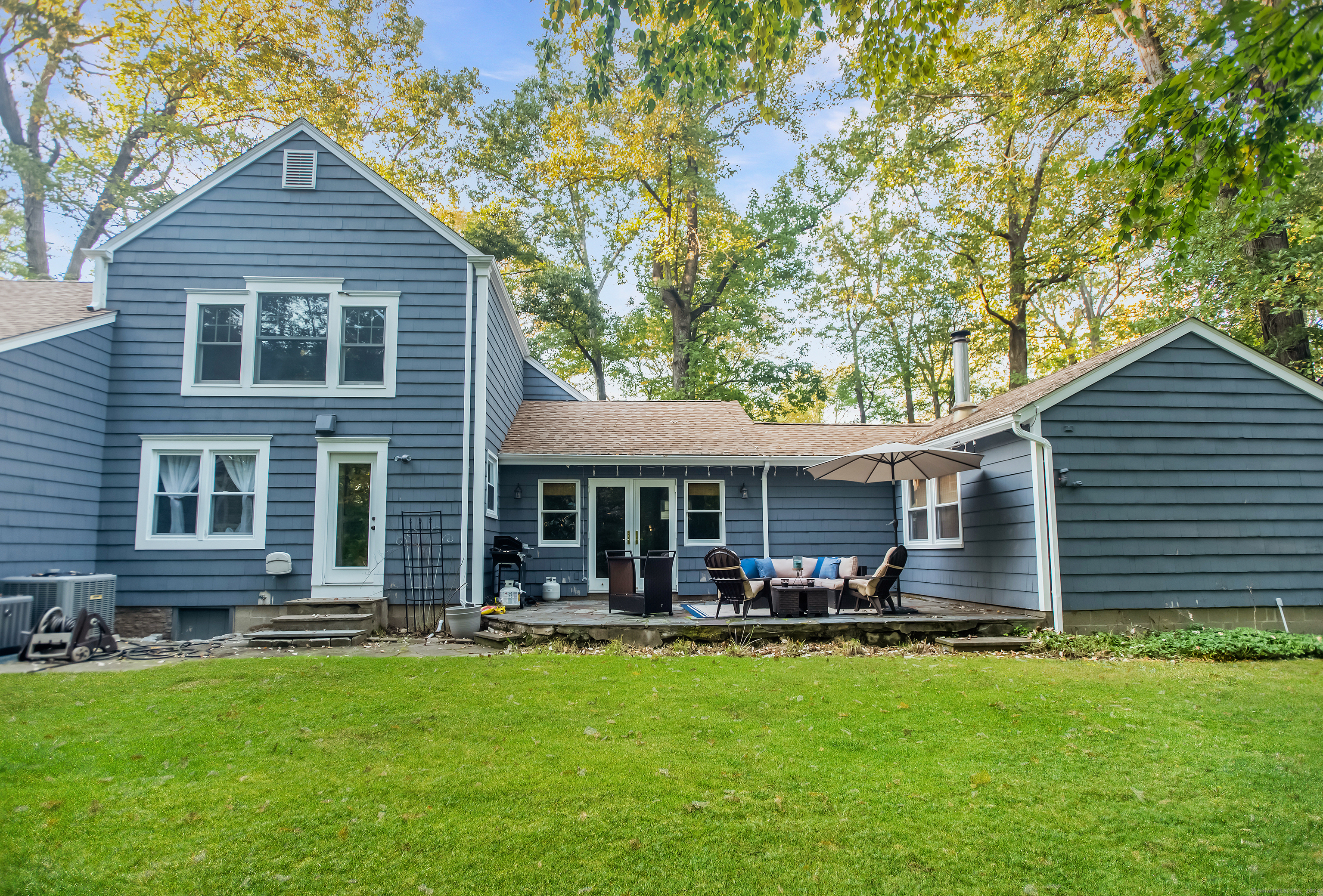 36 Hayes Lane Ridgefield, CT 06877 - Photo 2 of 28
