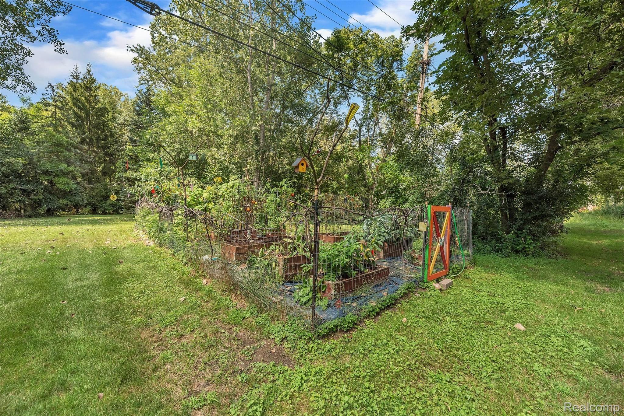 1653 North Beck Road Canton, MI 48187 - Photo 48 of 57 50-1653-N-Beck-Rd-WindowStill-Real-Estate-Photography-50.jpg