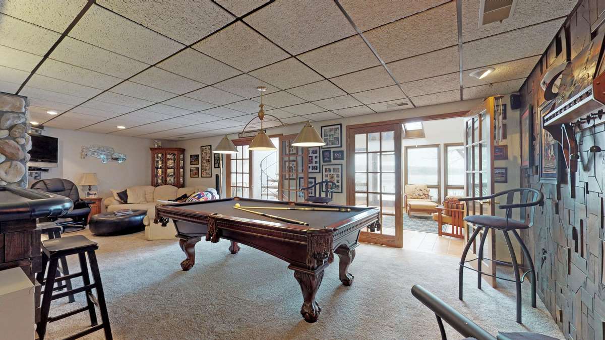 532 Baintree Road Lake Summerset, IL 61019 - Photo 16 of 25 a room with furniture a air conditioner and windows