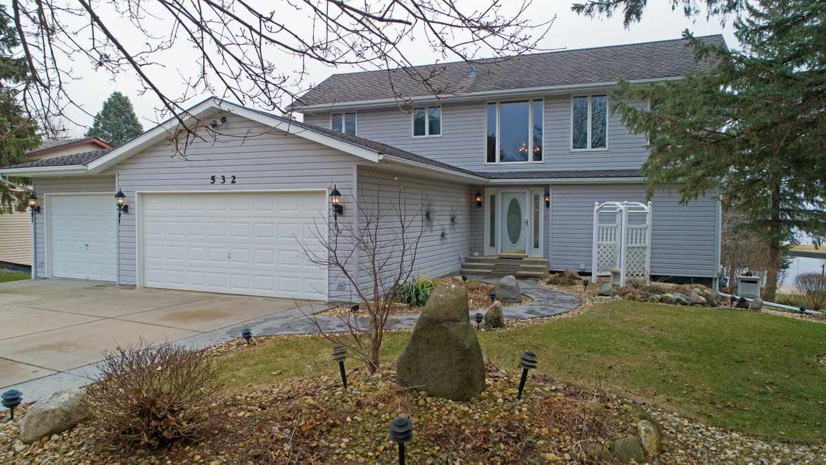 532 Baintree Road Lake Summerset, IL 61019 - Photo 2 of 25 a backyard of a house