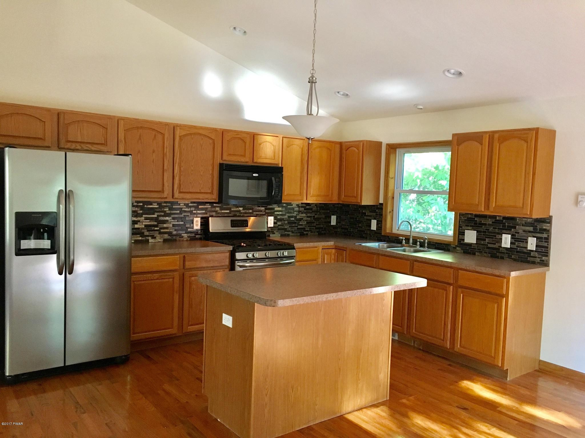 147 Rabbit Run Milford, PA 18337 - Photo 2 of 11 Kitchen New Hardwood Floors