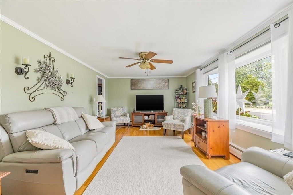 163 Pearse Road Swansea, MA 02777 - Photo 9 of 36 Gallery Image 9