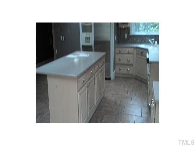 3208 Kenly Court Raleigh, NC 27607 - Photo 3 of 8 Photo 3