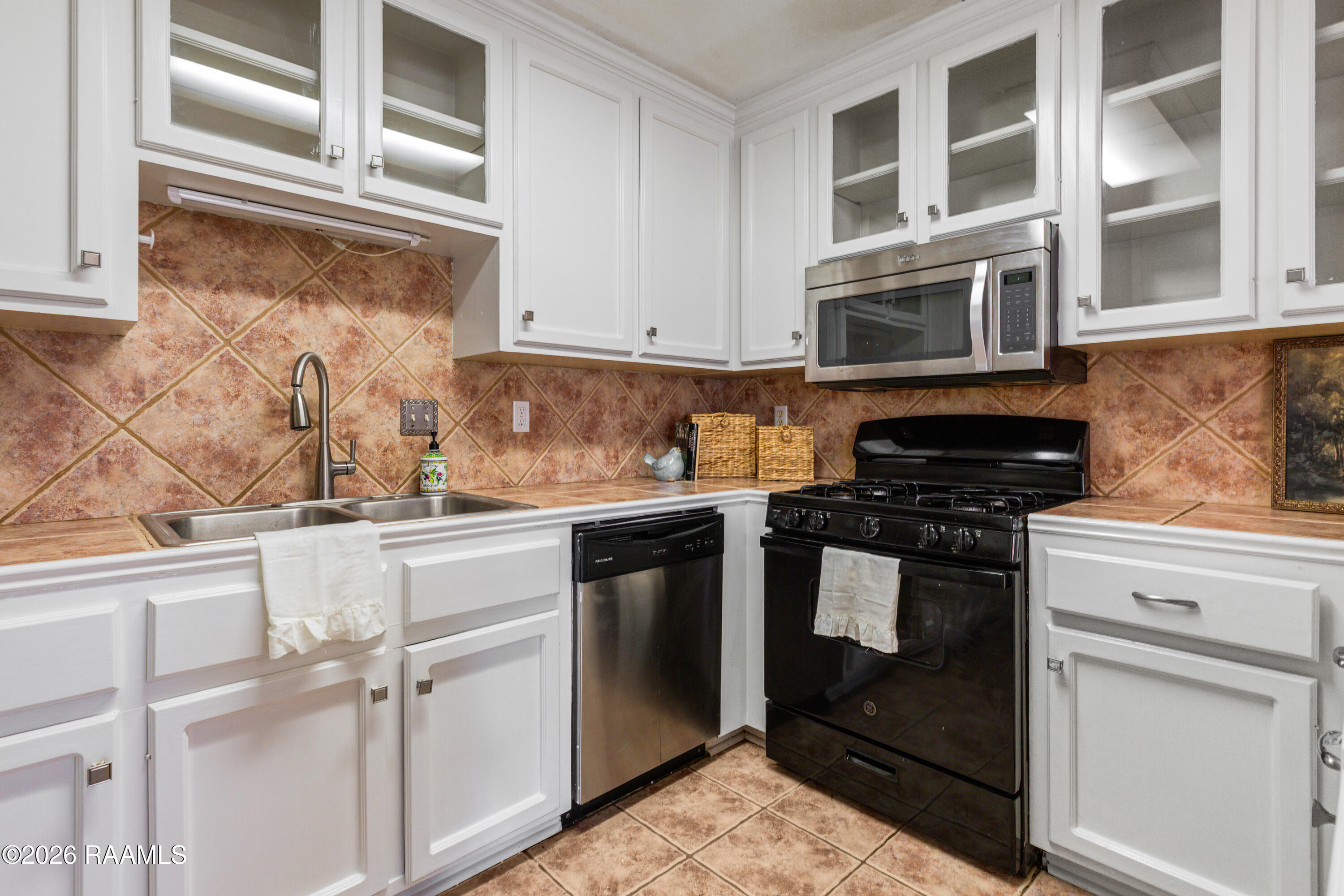 412 Normandy Road Lafayette, LA 70503 - Photo 8 of 15 412 Normandy Lafayette-8