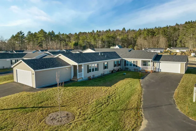 $323,900 | 20 B Wildflower Lane, Unit 2089792, Plymouth, NH 03264