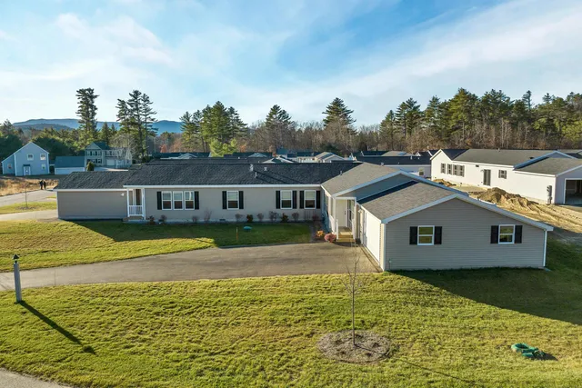 $323,900 | 20 B Wildflower Lane, Unit 2089792, Plymouth, NH 03264