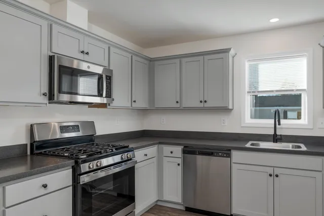 $323,900 | 20 B Wildflower Lane, Unit 2089792, Plymouth, NH 03264