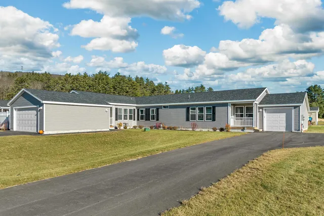 $323,900 | 20 B Wildflower Lane, Unit 2089792, Plymouth, NH 03264