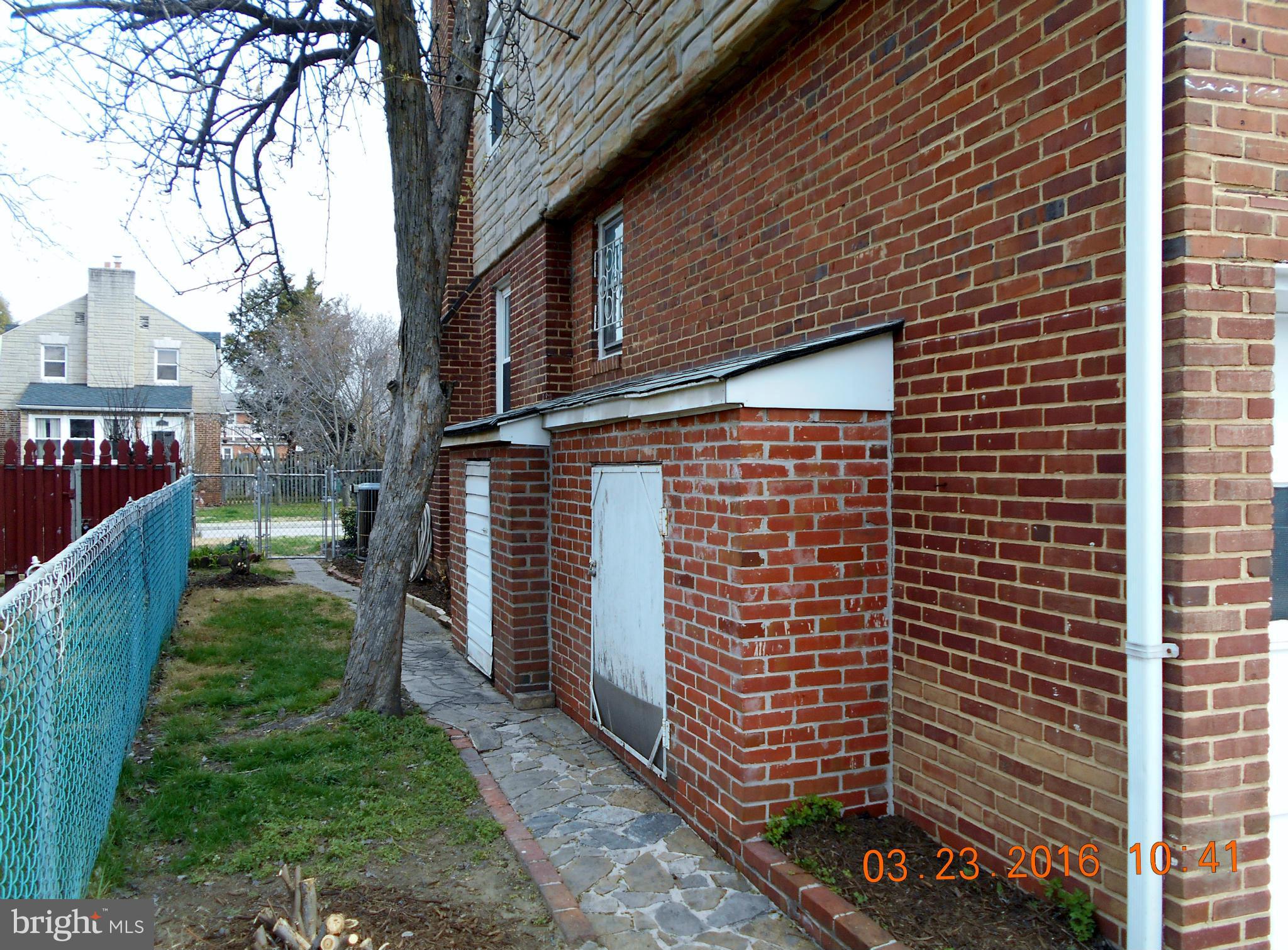 78 Northship Road Baltimore, MD 21222 - Photo 22 of 25 Exterior (General) Right side of Home