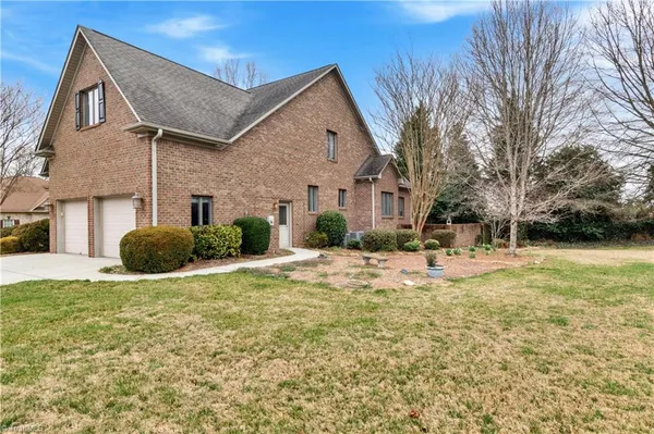 $685,000 | 157 Cedar Lane, Bermuda Run, NC 27006