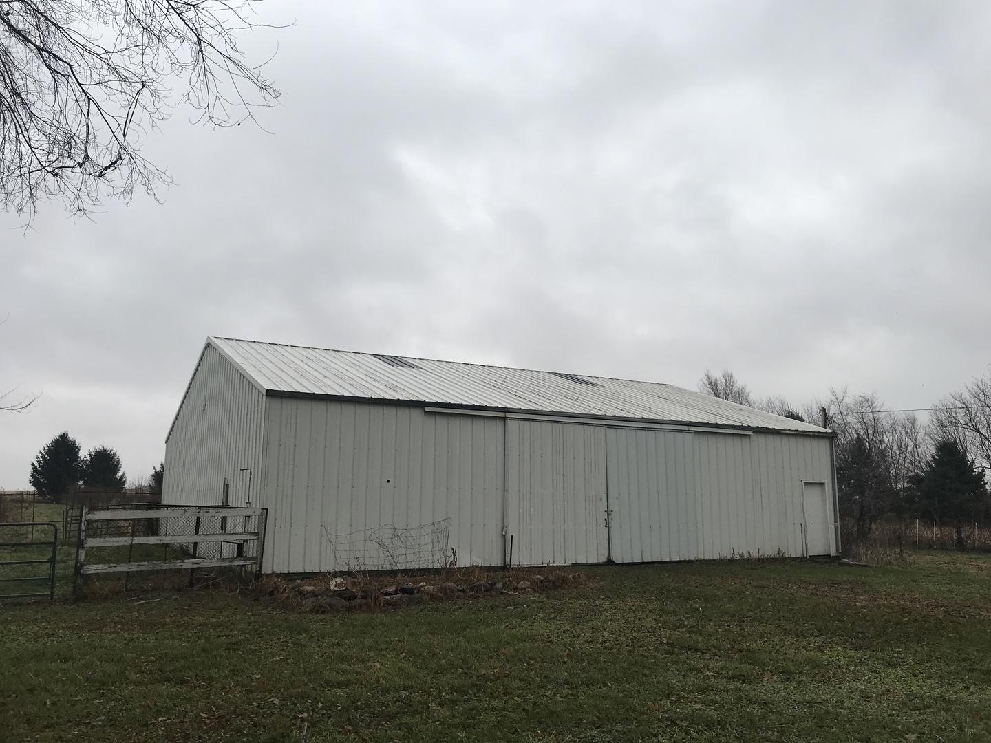 24562 Esmond Road Malta, IL 60150 - Photo 24 of 29 a view of a backyard