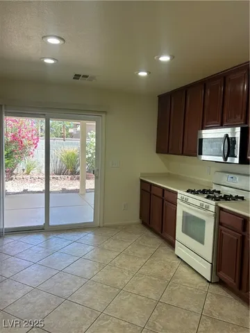 $2,000 | 8872 West Perfect Diamond Court, Las Vegas, NV 89129