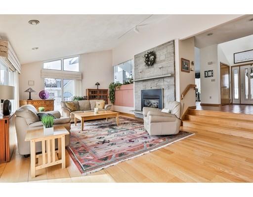 32 Newcomb Road Stoneham, MA 02180 - Photo 8 of 30 Gallery Image 8
