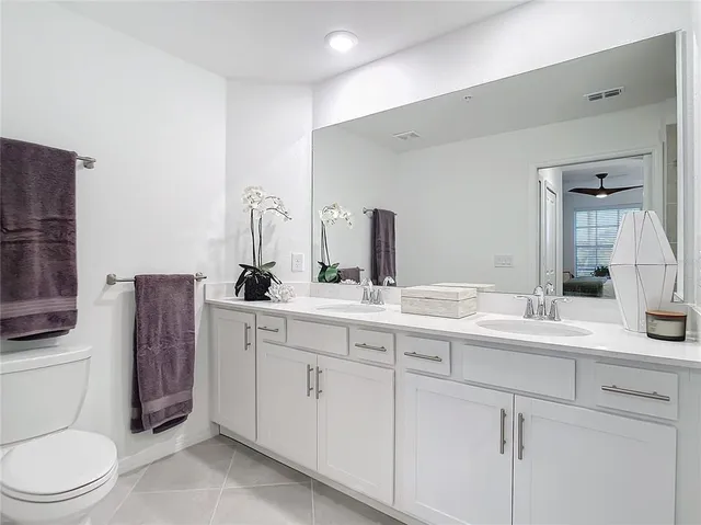 a entryway view with outdoor space