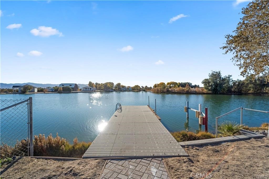 34232 Maui Road Newberry Springs, CA 92365 - Photo 26 of 35 a lake view with a lake view