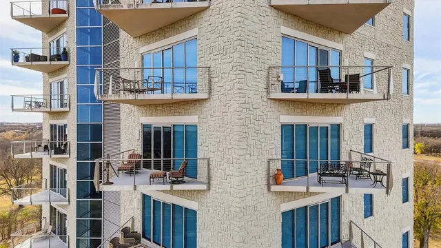 $850,000 | 101 Diamond Pointe Loop, Unit 5N, Denison, TX 75020