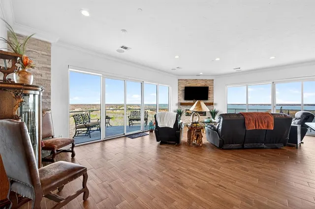 $850,000 | 101 Diamond Pointe Loop, Unit 5N, Denison, TX 75020