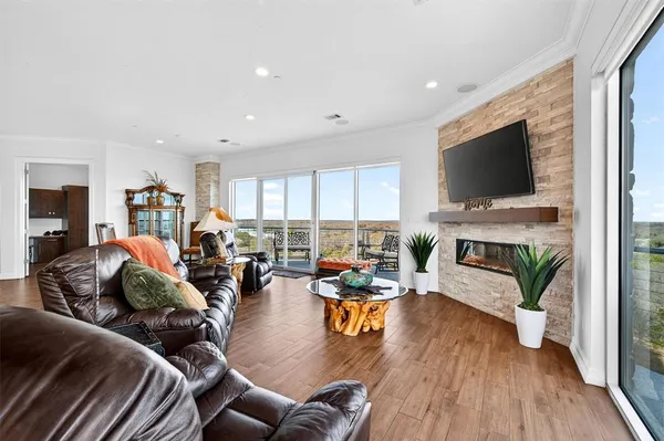 $789,000 | 101 Diamond Pointe Loop, Unit 5N, Denison, TX 75020