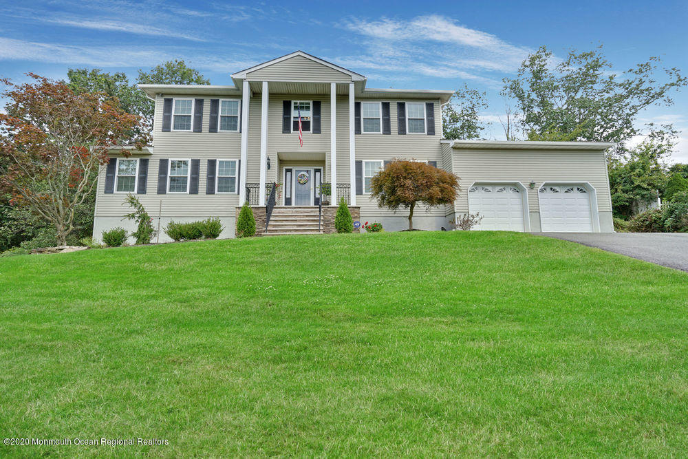 18 Rizzo Court Howell, NJ 07731 - Photo 2 of 55 001_dsc05510-dsc05514_1