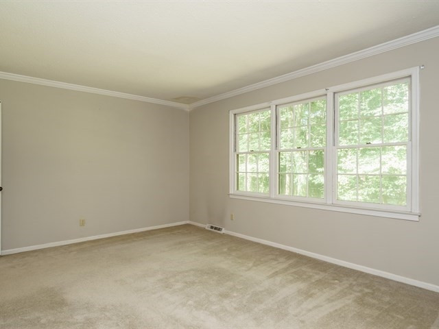 2313 Wheeler Road Raleigh, NC 27612 - Photo 5 of 25 Living Room