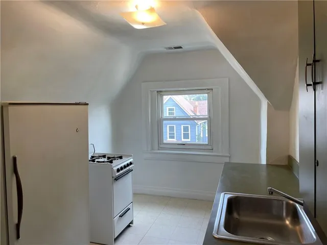 $750 | 120 1st Street, Unit 3, Aspinwall, PA 15215