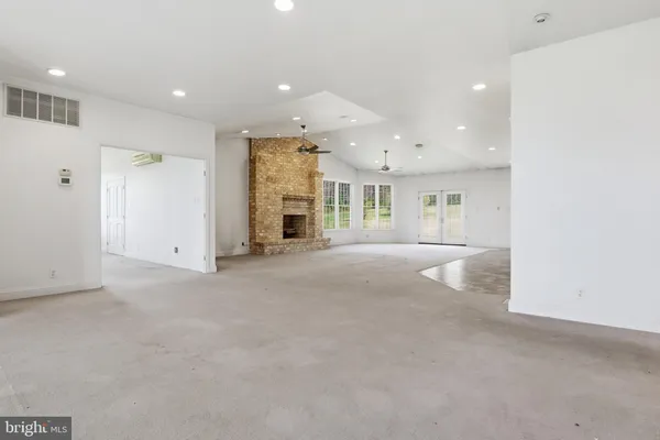 $1,000,000 | 5303 Stambaugh Road, Spring Grove, PA 17362