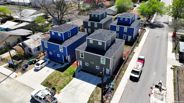 $1,550 | 3038 West Salinas, Unit 101, San Antonio, TX 78207