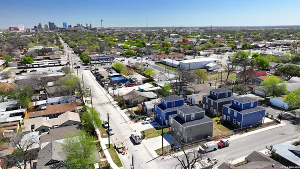 $1,550 | 3038 West Salinas, Unit 101, San Antonio, TX 78207