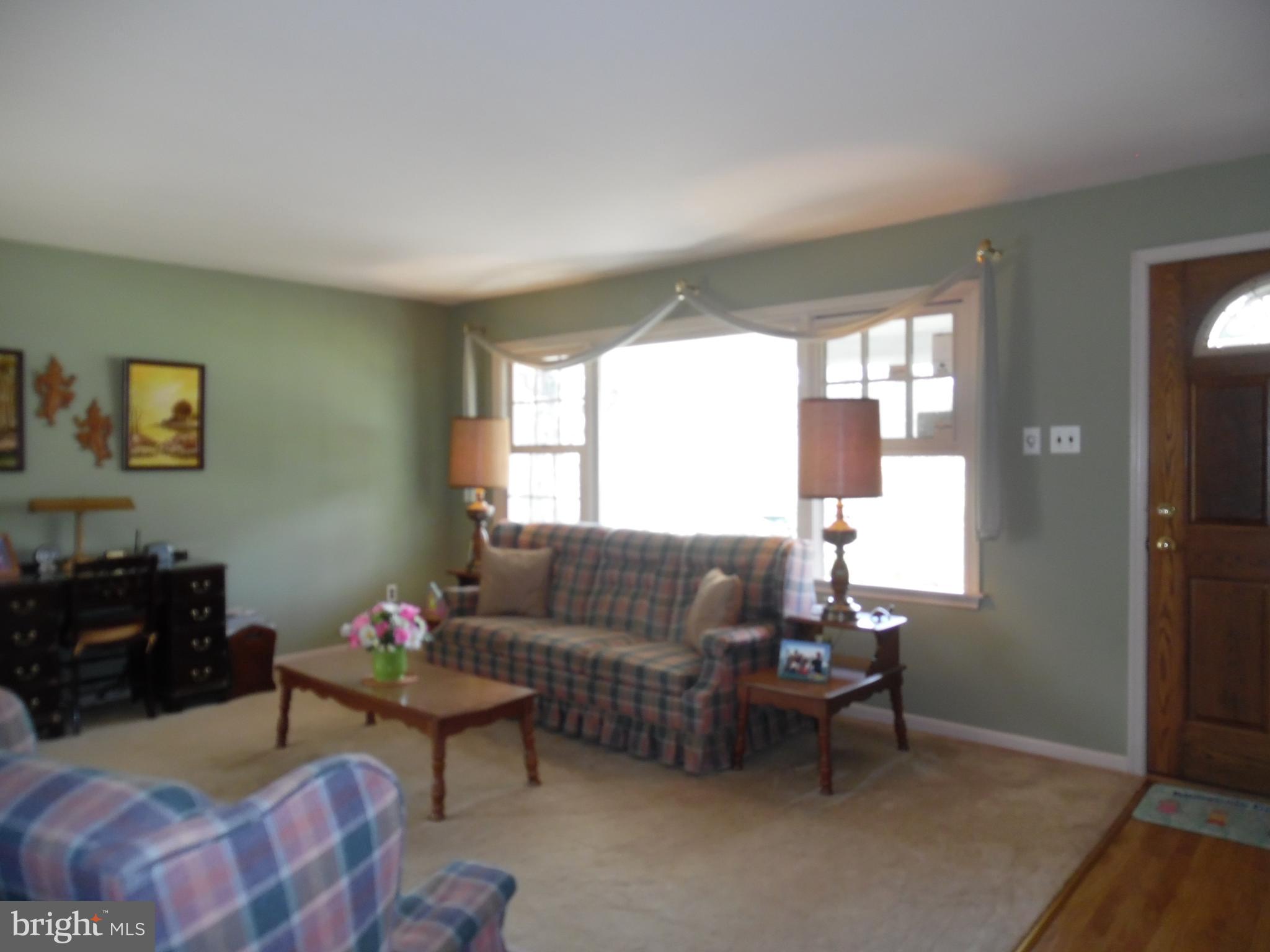 9 Roberts Road Malvern, PA 19355 - Photo 4 of 20 Living room