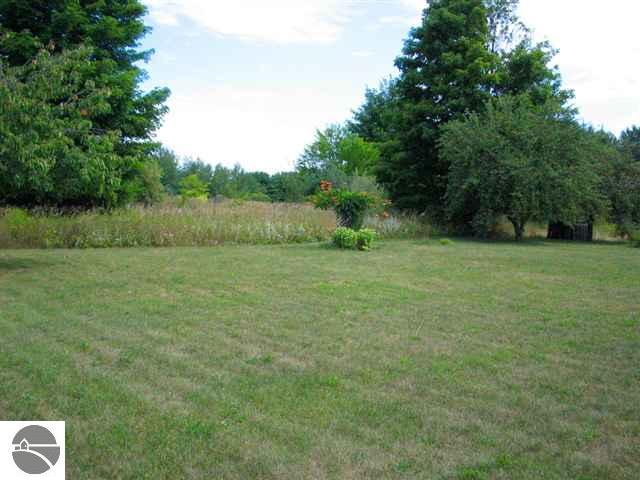 10151 East Fort Road Suttons Bay, MI 49682 - Photo 3 of 23 1730016-2.JPG