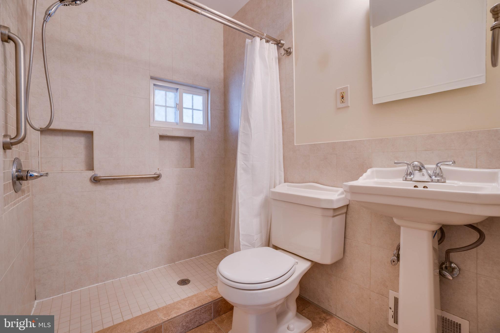 3201 Plyers Mill Road Kensington, MD 20895 - Photo 14 of 40 Main level full bath