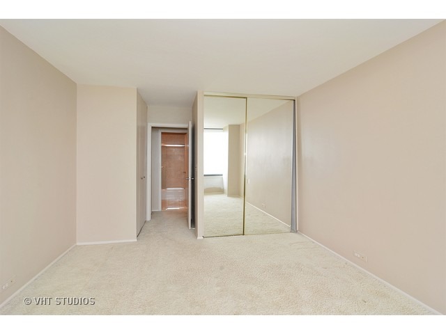 1850 North Clark Street, Unit 2801 Chicago, IL 60614 - Photo 7 of 10 a view of an empty room