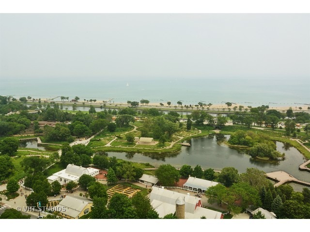 1850 North Clark Street, Unit 2801 Chicago, IL 60614 - Photo 9 of 10 a view of a lake