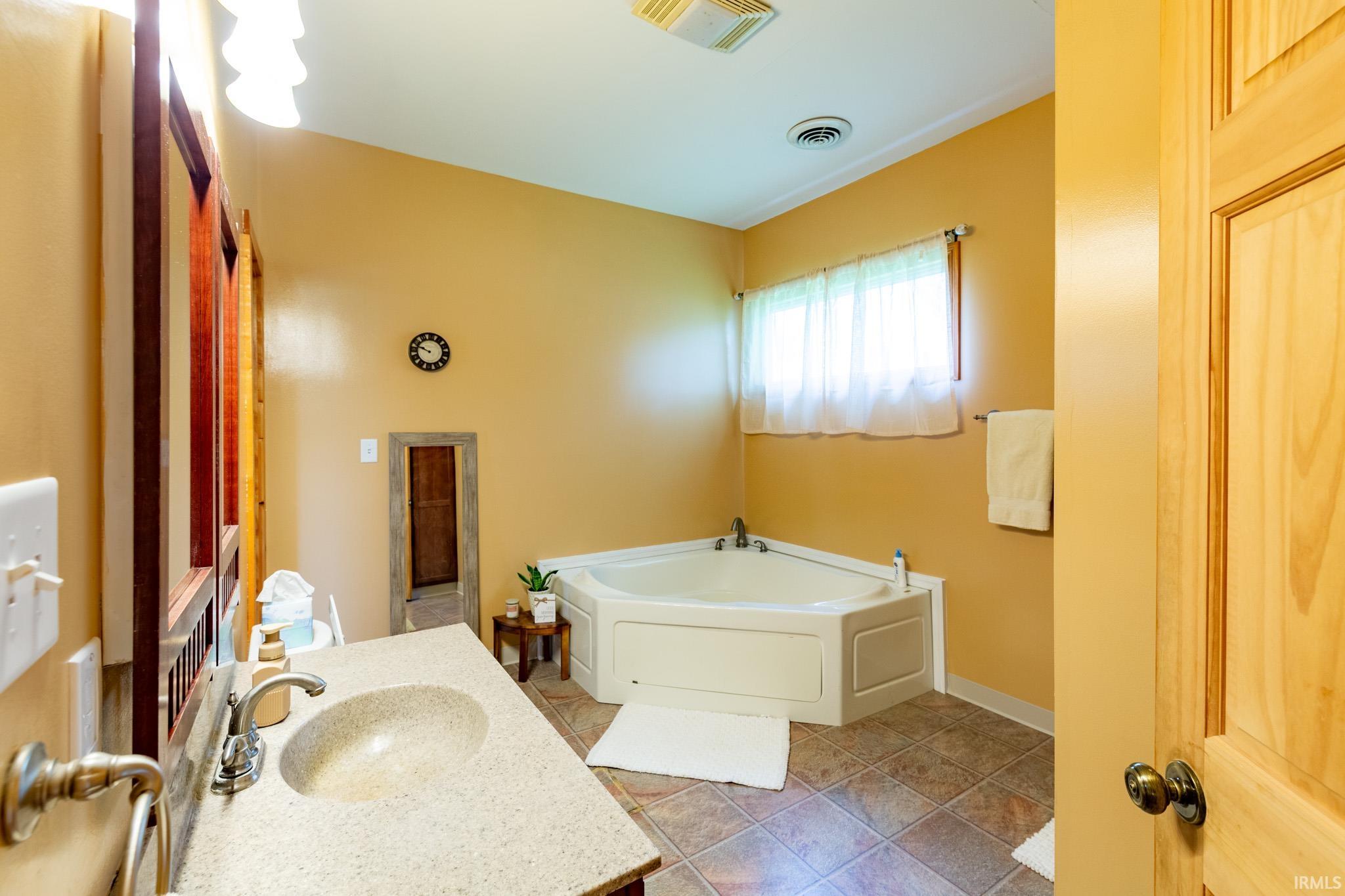 50818 Cornwall Road Bristol, IN 46507 - Photo 21 of 29