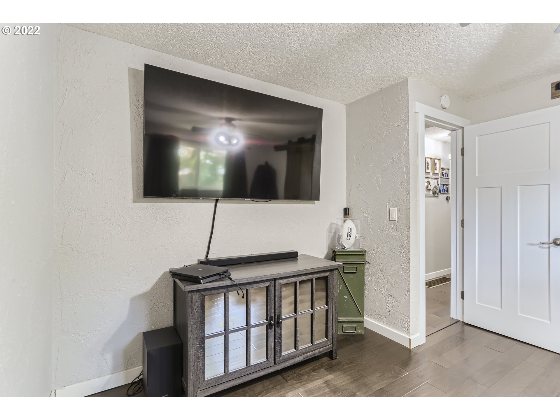 490 Southwest 4th Street Gresham, OR 97080 - Photo 21 of 30 a view of livingroom with furniture