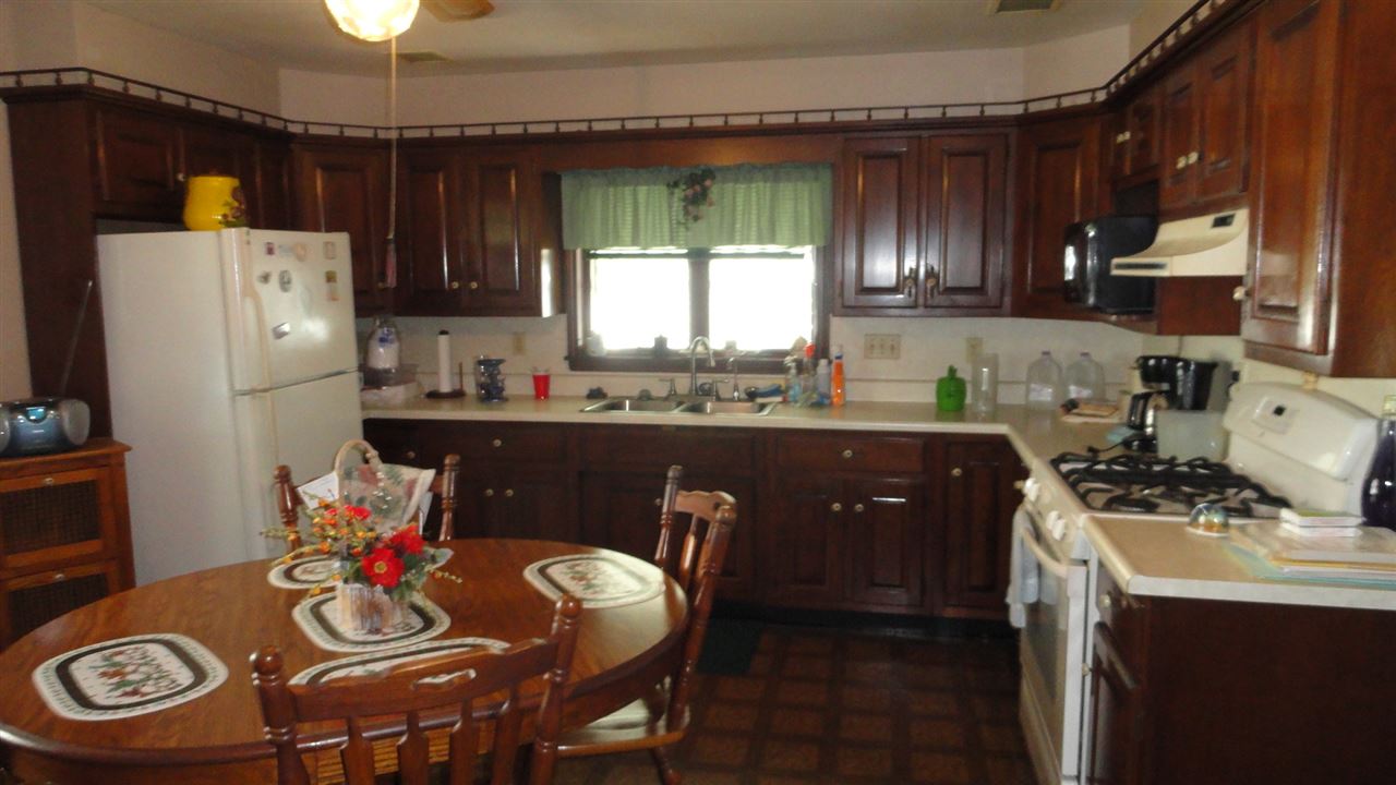 604 Madison Street Decatur, IN 46733 - Photo 7 of 20