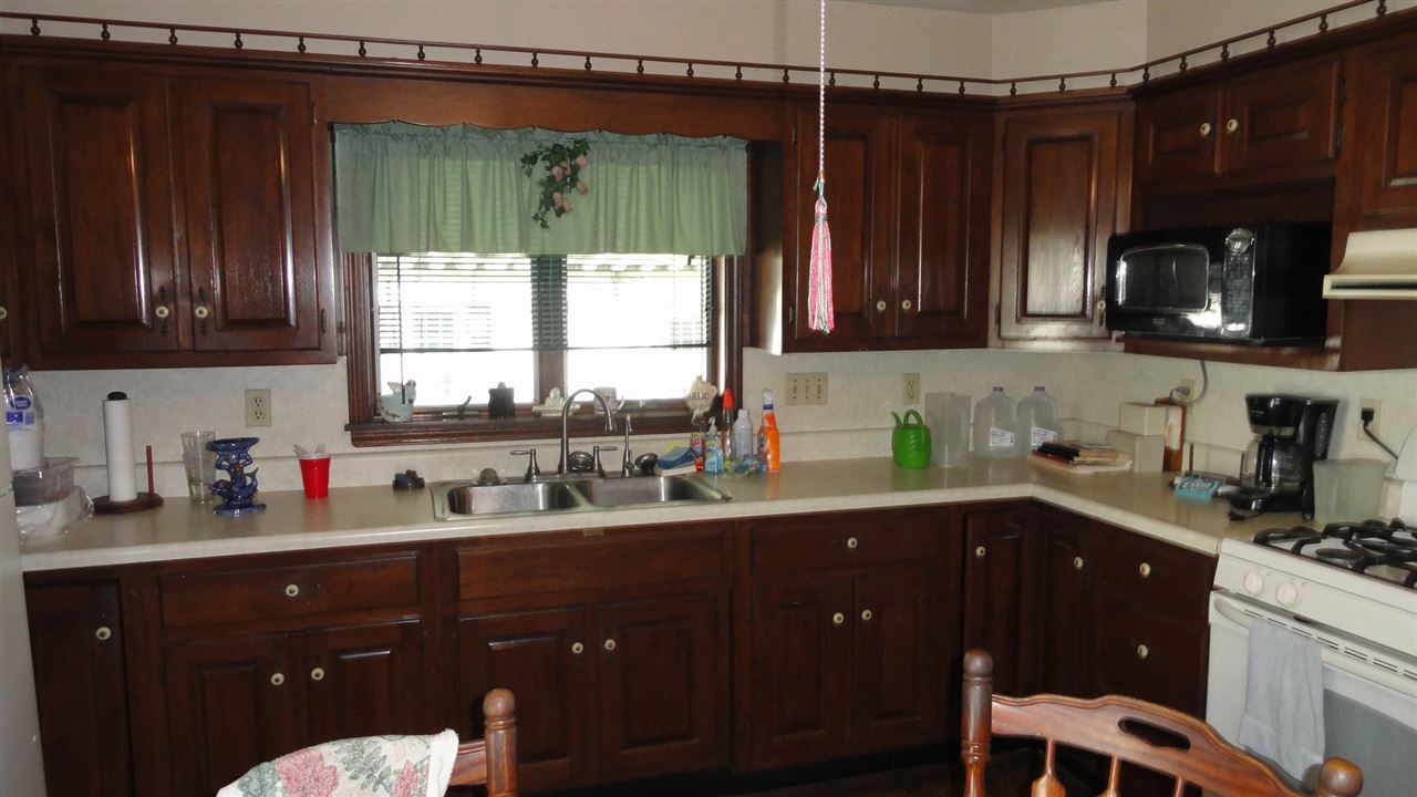 604 Madison Street Decatur, IN 46733 - Photo 9 of 20