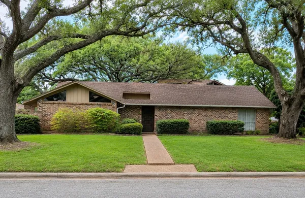 $435,000 | 2721 Oak Drive, Bay City, TX 77414
