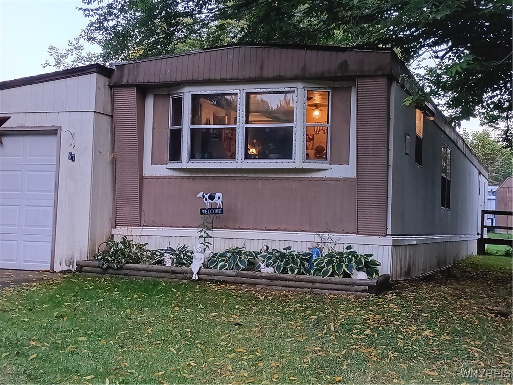 97 Bush Garden Street Alden, NY 14004 - Photo 9 of 29