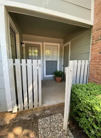 $1,150 | 3210 South Fielder Road, Arlington, TX 76015