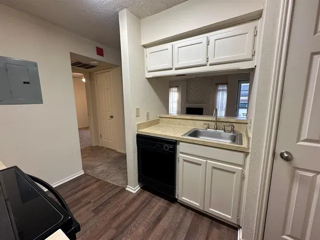 $1,150 | 3210 South Fielder Road, Arlington, TX 76015