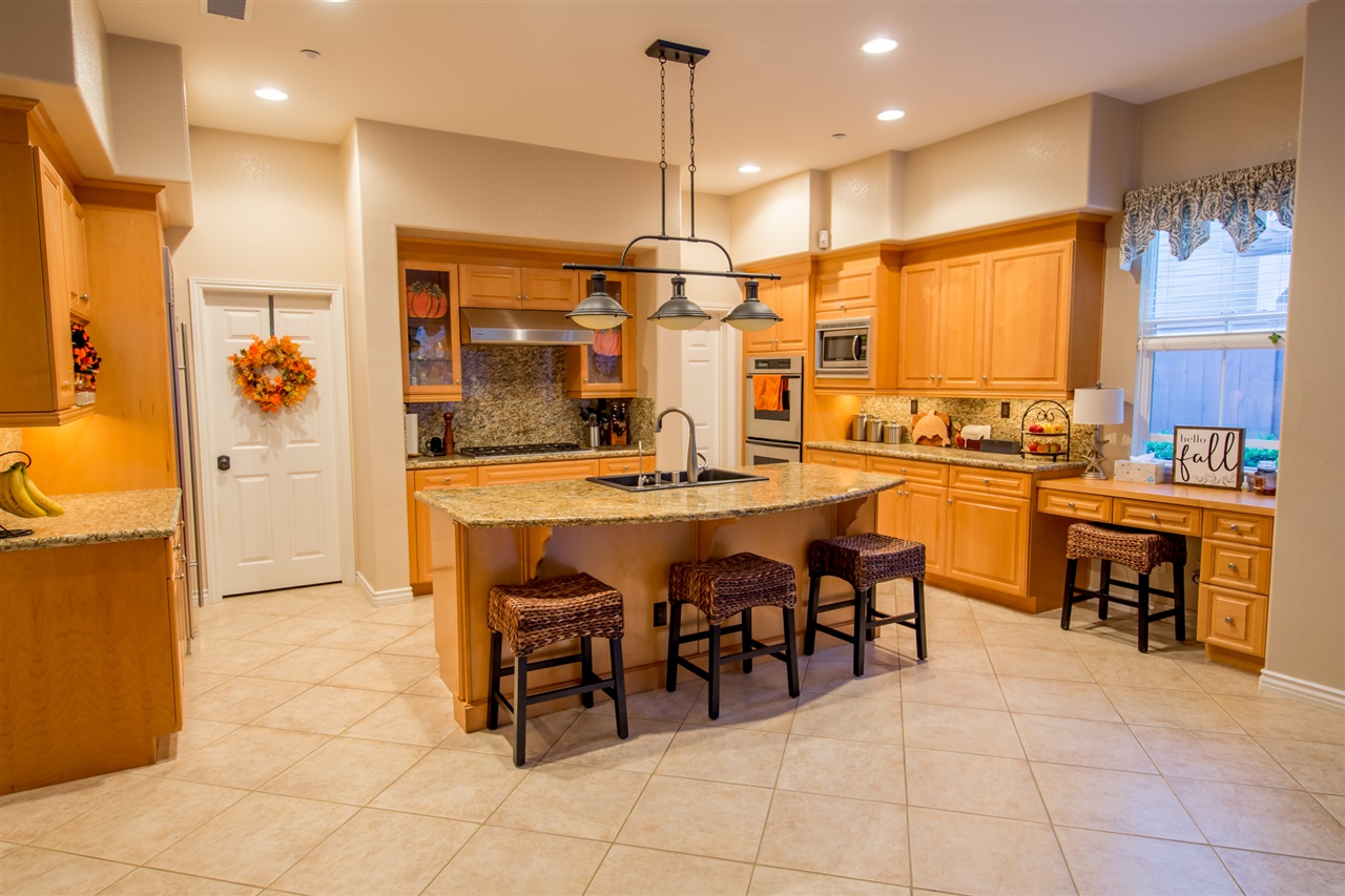 1735 Dylan Way Encinitas, CA 92024 - Photo 5 of 25