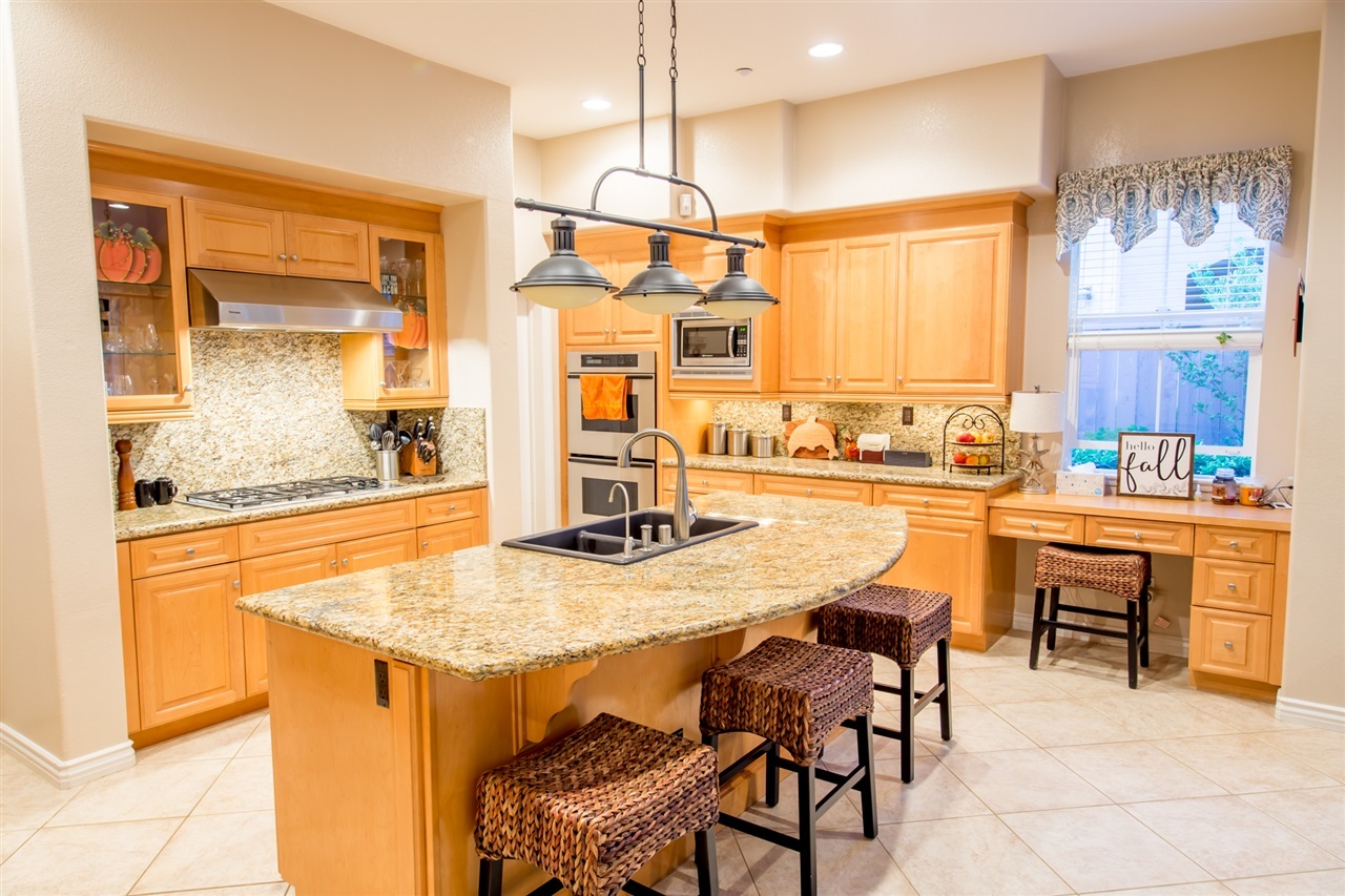 1735 Dylan Way Encinitas, CA 92024 - Photo 7 of 25