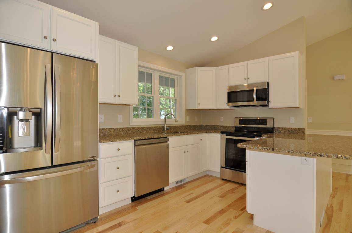 3230 West Shore Road Warwick, RI 02886 - Photo 2 of 29