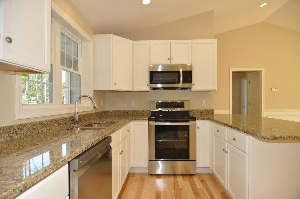 3230 West Shore Road Warwick, RI 02886 - Photo 3 of 29