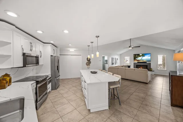 $949,000 | 2529 Kings Lake Boulevard, Naples, FL 34112