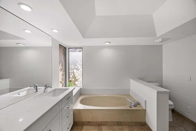 $949,000 | 2529 Kings Lake Boulevard, Naples, FL 34112